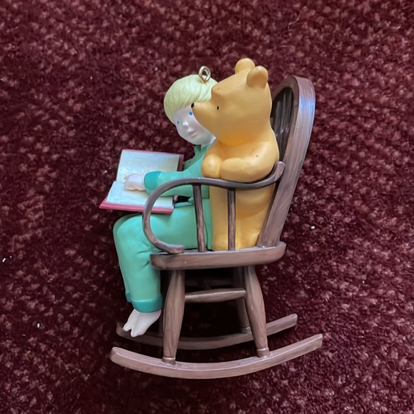 2001 Hallmark Keepsake Disney A Story for Pooh Ornament - Picture 2 of 9